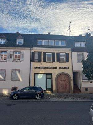 In 2. Reihe zur Karl-Friedrich-Str. 35