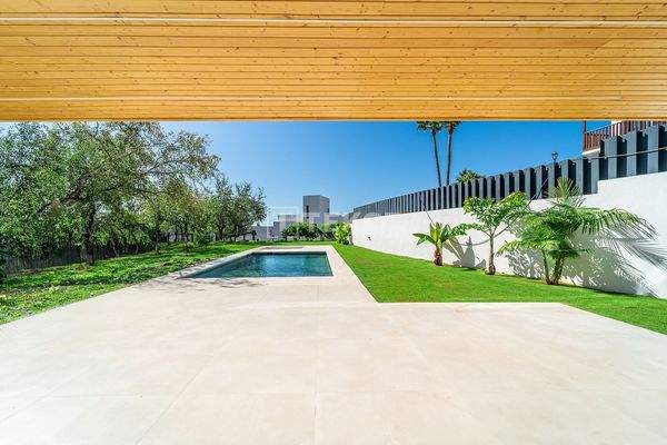 Elegant Villa with Private Pool and Solarium in Benalmádena Málaga