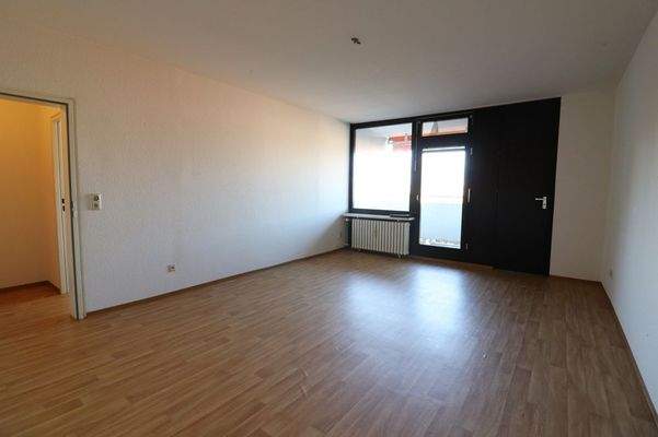 Wohnzimmer (Bild von einer Vergleichswohnung) 