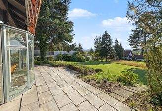 Terrasse mit Wintergarten