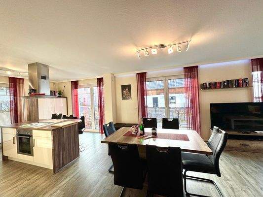 Küche u. Essbereich 