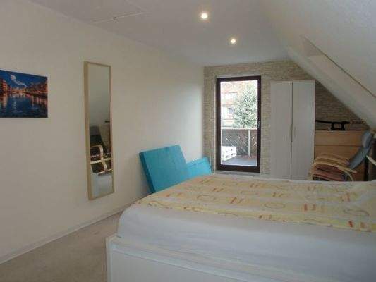 Schlafzimmer mit Zugang Balkon