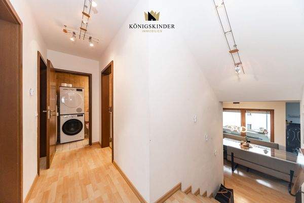 Zugang oberes Halbgeschoss