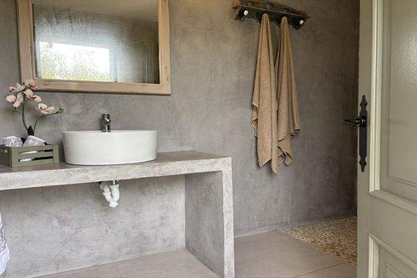 Badezimmer beim Pool