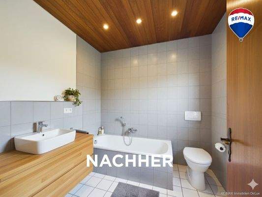 RE/MAX Immobilien DeLux Soppelhaushälfte Mettlach Badezimmer vorher