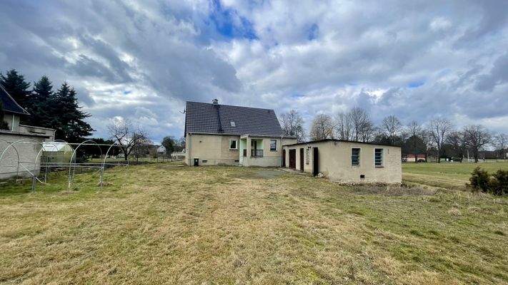 Grundstück mit Haus