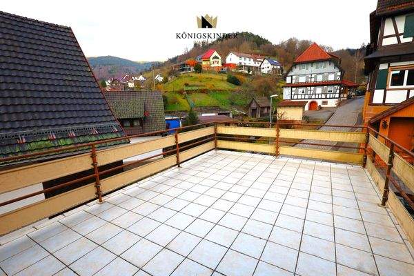 ...und zur Dachterrasse...