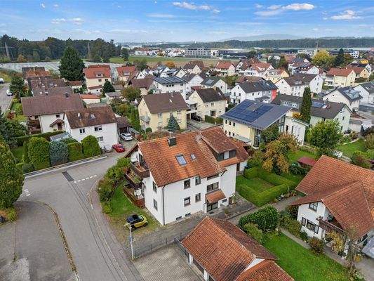 Ansicht Haus mit Umgebungsbebauung