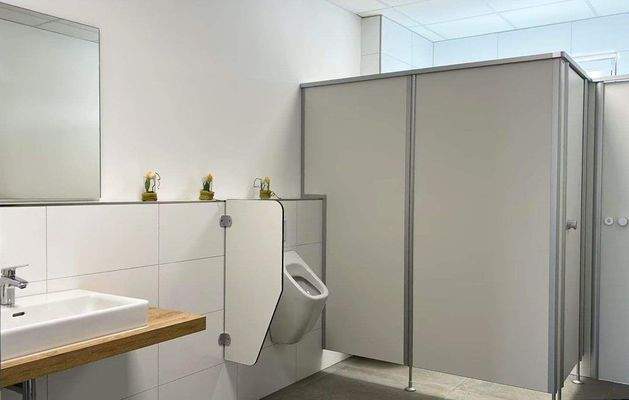 Moderne Toilettenanlage 
