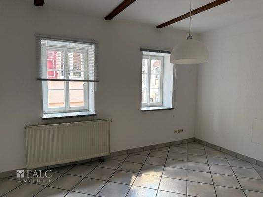 1. OG kleiner Büroraum 