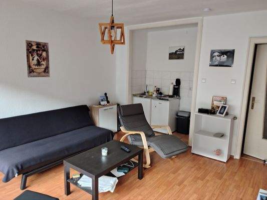 Zimmer und Küchenecke