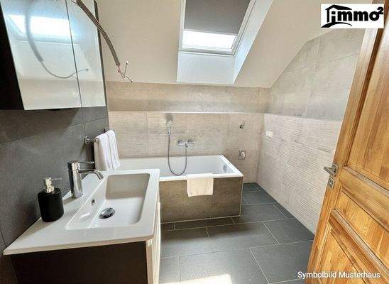 Symbolfoto Musterhaus Bad