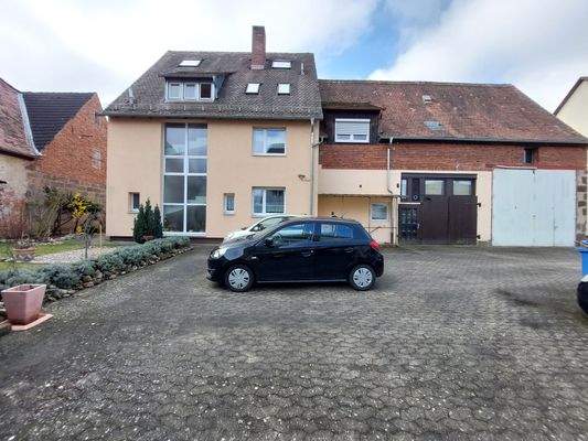 Gesamtansicht mit Hof.jpg