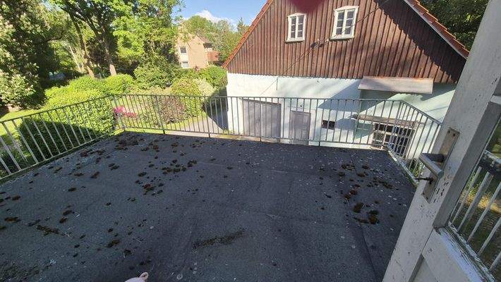 großzügige Terrasse vom SZ im OG