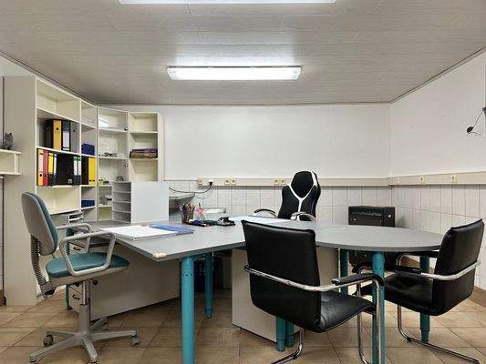 Büro im KG (Souterrain)