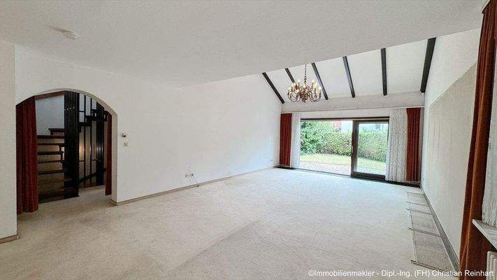 04 (1) Wohnzimmer mit Galerie.jpeg