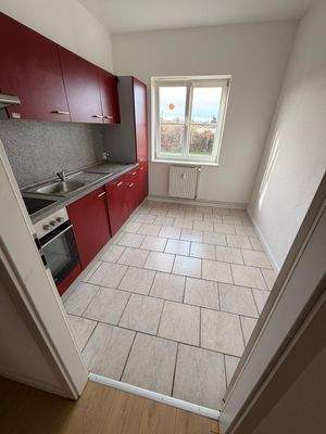 Moderne Küche mit Fenster