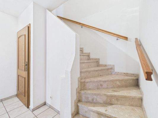 1. Haushälfte - Treppe ins OG