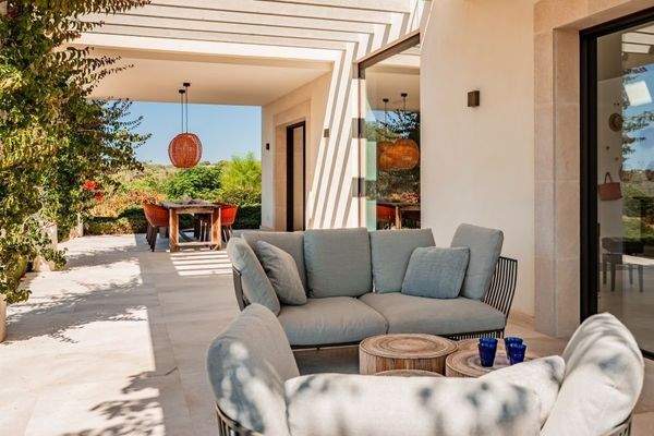 8_finca-santanyi-mondrago-luxus-pool-terrasse (2)