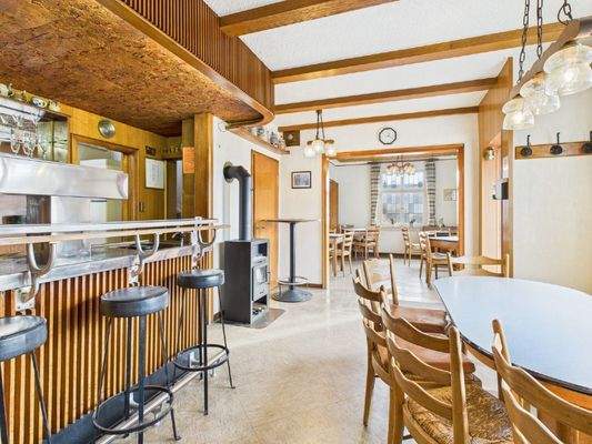 CAM04232G0-PR0052-STILL014