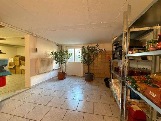 Vorratsraum mit zus. Lagerfläche