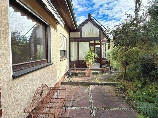 Terrassenbereich und Wintergarten