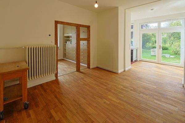 Wohnungseingang mit Essbereich