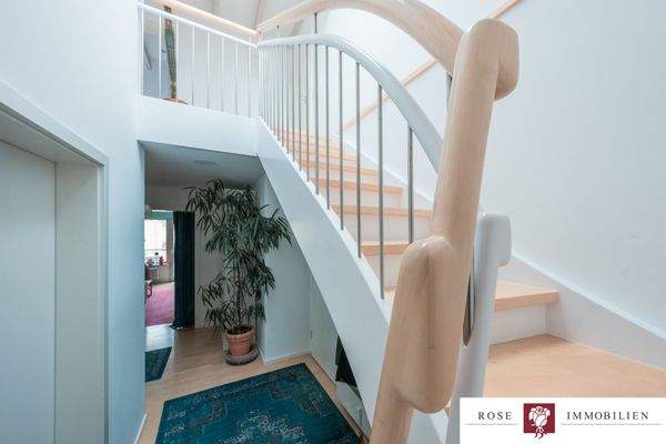 Treppenaufgang zum DG