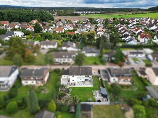 Einzugsbereites Ein-Zwei Familienhaus in Überherrn