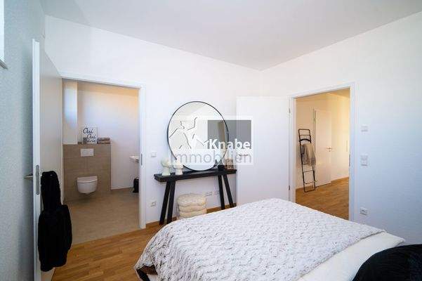 Einrichtungsbeispiel: Schlafen mit Bad 