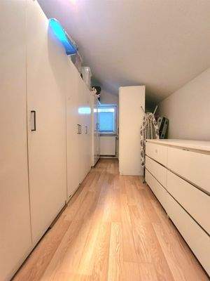 ca. 10 m² Zimmer oder begehbarer Kleiderschrank