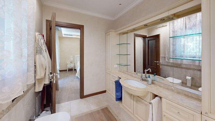 90-Via-Giovanni-Rambotti-Segantini-Bathroom 1.jpg