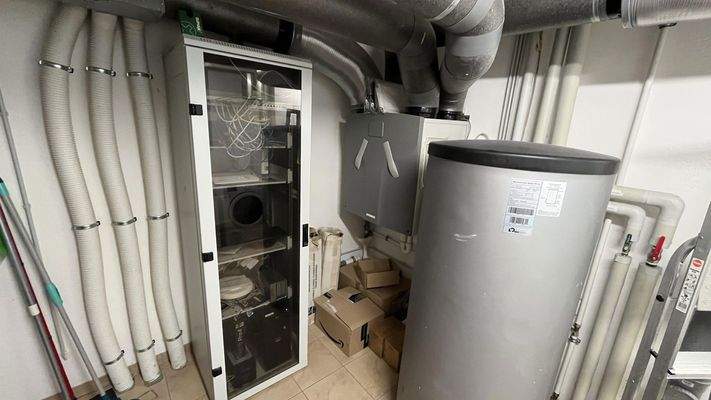 Technik UG - Serverschrank