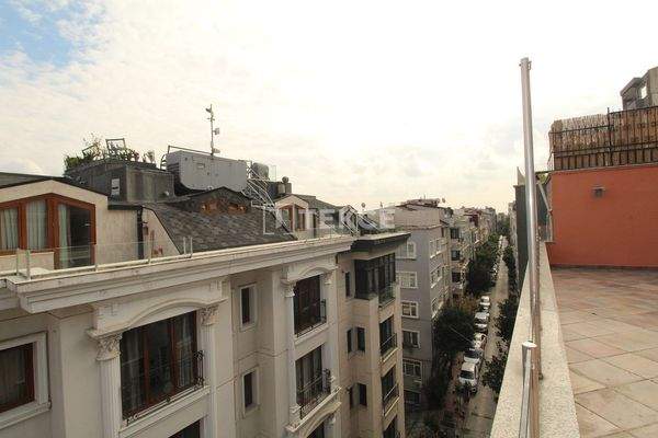 Duplex Apartment with a Spacious Terrace in İstanbul Beyoğlu
