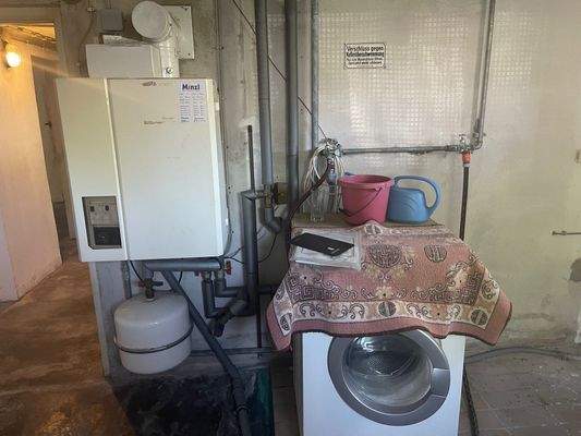 Heizung und Waschmaschinenanschluss