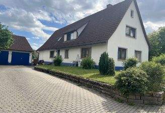 geräumiges Wohnhaus 