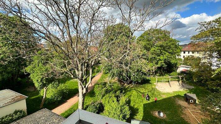 Ausblick in den Park von W3