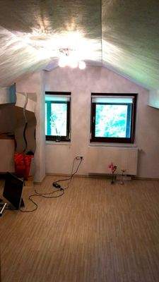 8b Zimmer im Dachgeschoss.jpg