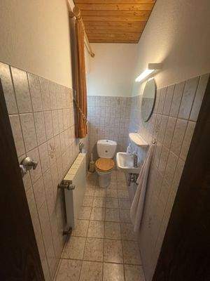 Haus-Buseck-Gäste-WC EG.JPG