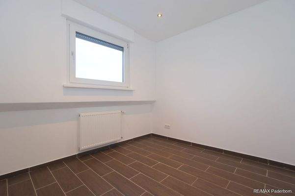 Kinderzimmer/Büro 2