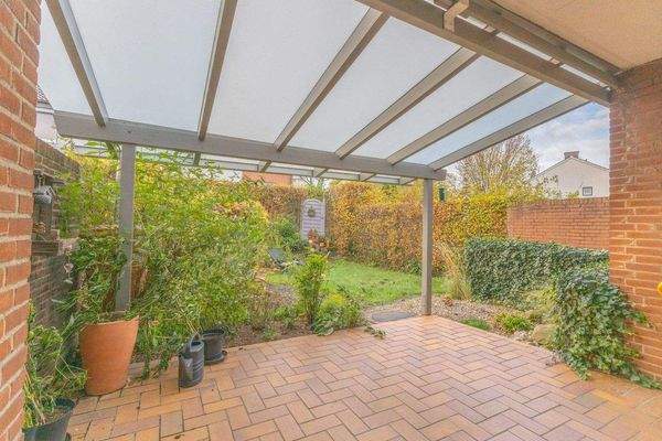 überdachte Terrasse