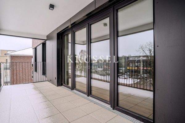 ... mit angrenzendem Balkon