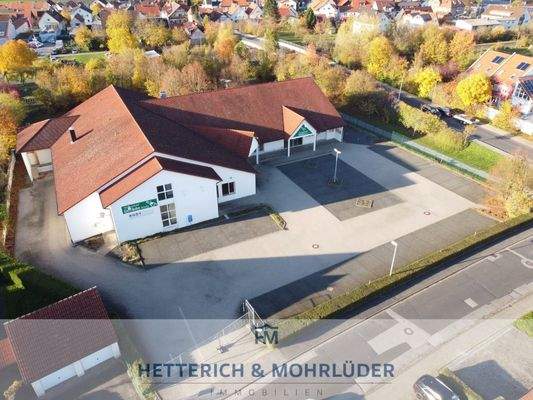 Grundstück von vorne links