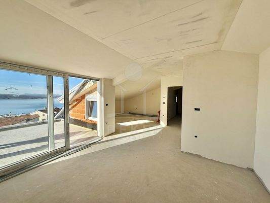 Weitläufige Eleganz mit traumhaftem Meerblick