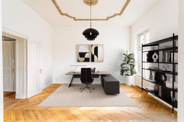 Zimmer mit Zugang zum Balkon