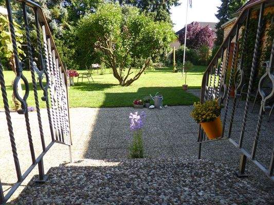 Blick aus der Küchentür in den Garten I.jpg