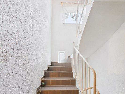 Aufgang zur Wohnung DG