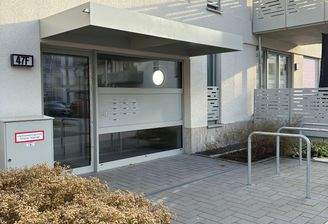 Hauseingang 47 F.jpg