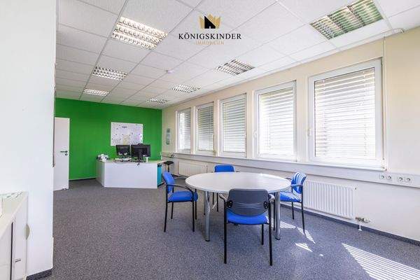 Büro EG