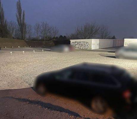 Parkplatz beleuchtet 